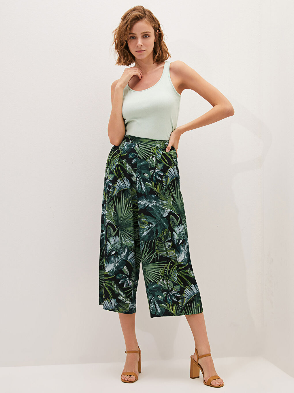 Pantalon Capri Femme En Tissu Belmando Imprimé Avec Taille Élastique Et Poches-1