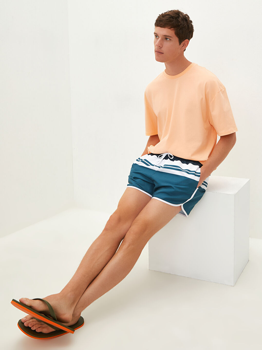 Lacivert Kısa Boy Desenli Erkek Deniz Şortu-1