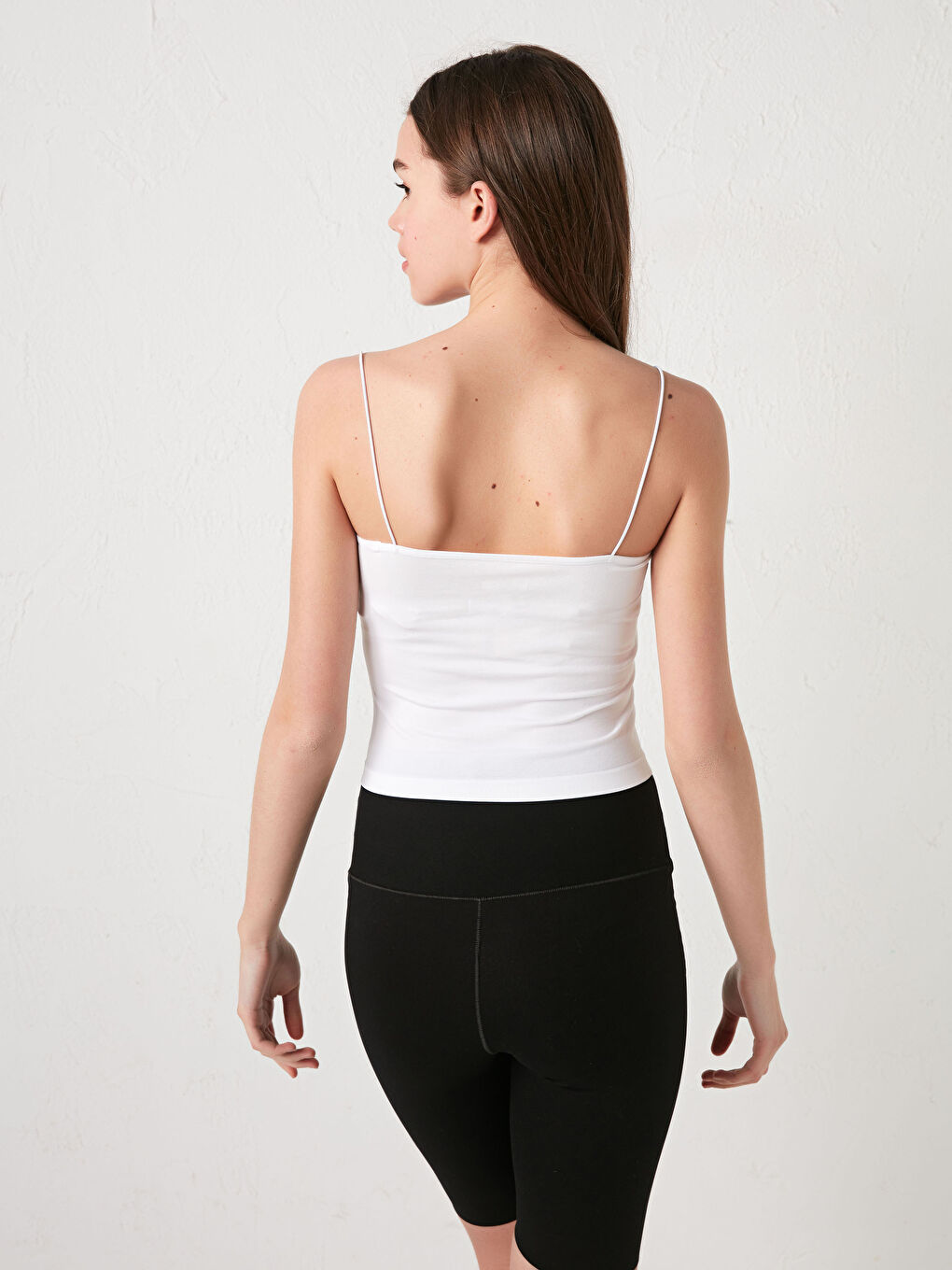 Beyaz Straplez İnce Askılı Crop Kadın Dikişsiz Atlet-4
