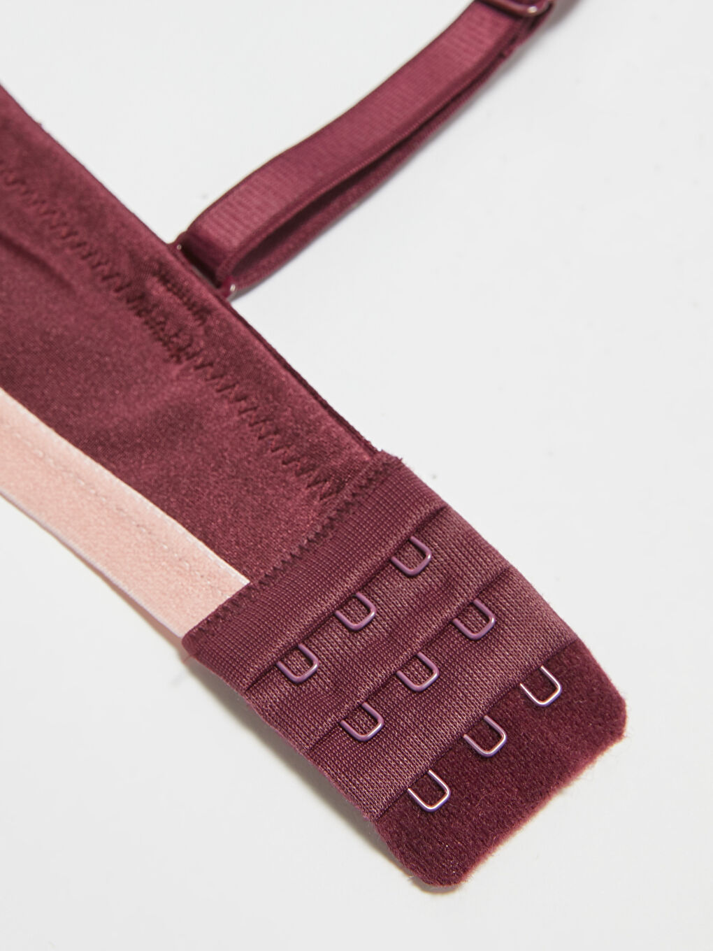 Underwire Strapless Flat Bra-2