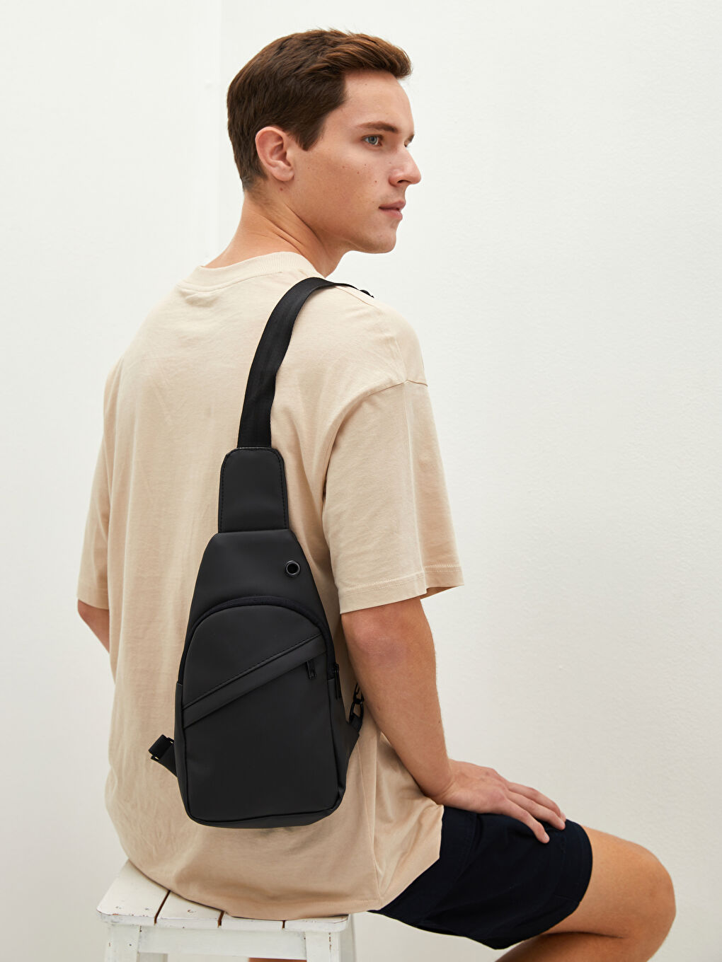 Сумка-слинг мужская на одно плечо-1