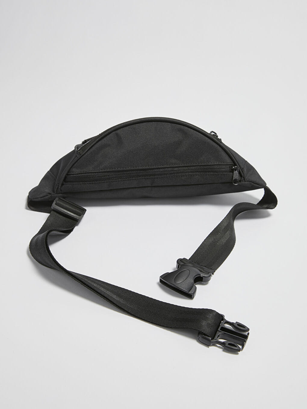 Siyah Etiket Detaylı Erkek Bel Çantası-3