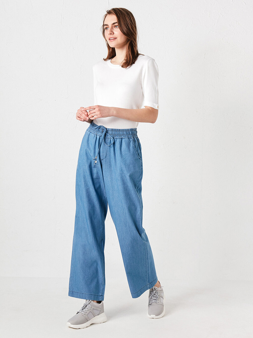 Wide Leg Women Jean Trousers With Elastic Waist-1