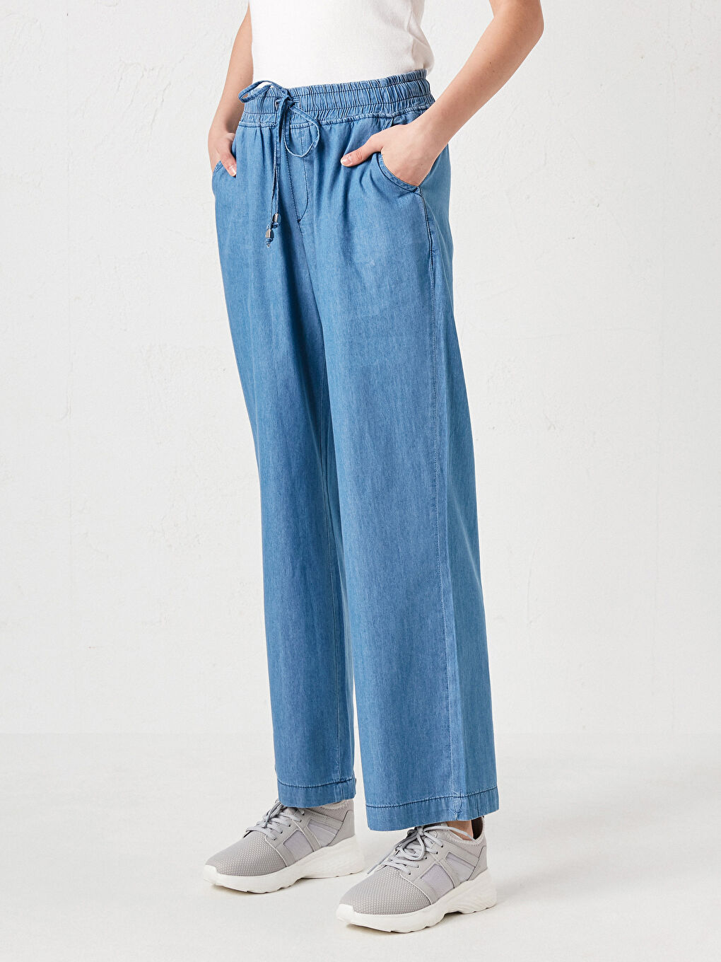 Wide Leg Women Jean Trousers With Elastic Waist-2