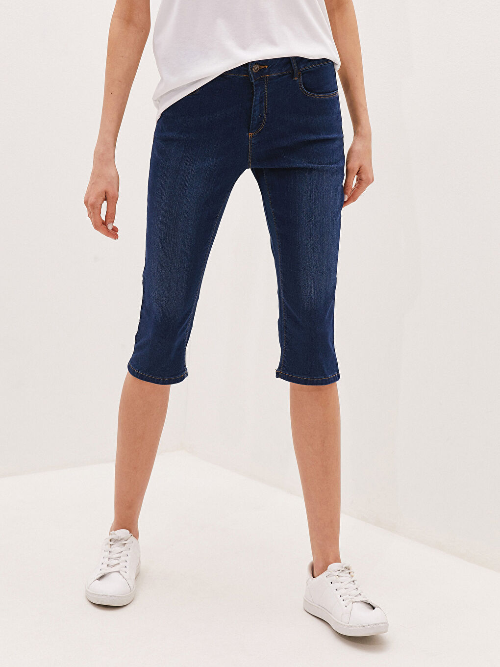 Normal Waist Slim Fit Pocket Detailed Woman Rodeo Jean Capri -S19055Z8-309