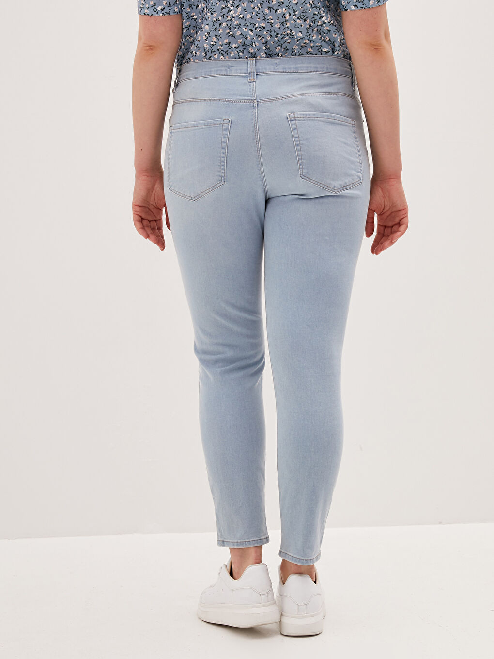 Mercury Skinny Fit Women's Jean-12