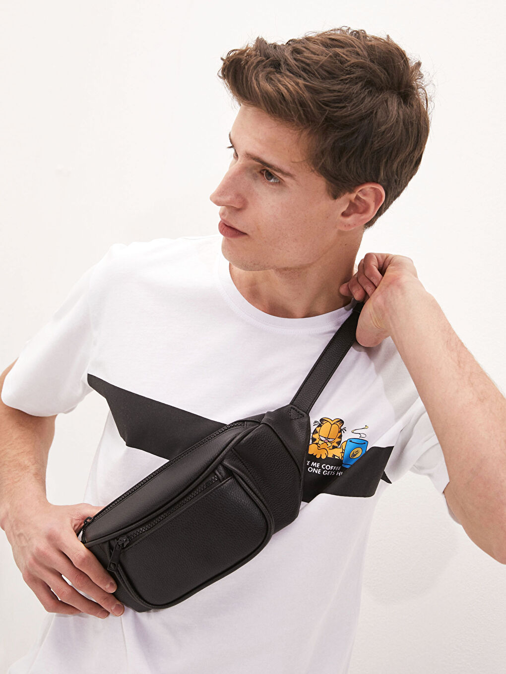 Siyah Erkek Deri Görünümlü Bel Çantası