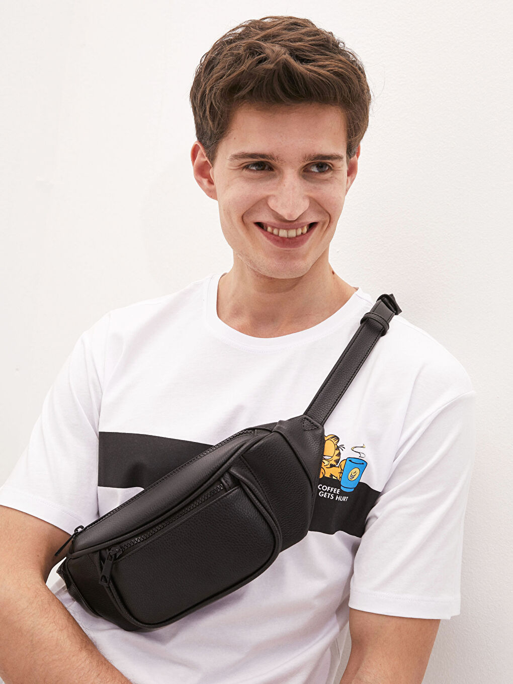 Siyah Erkek Deri Görünümlü Bel Çantası-1