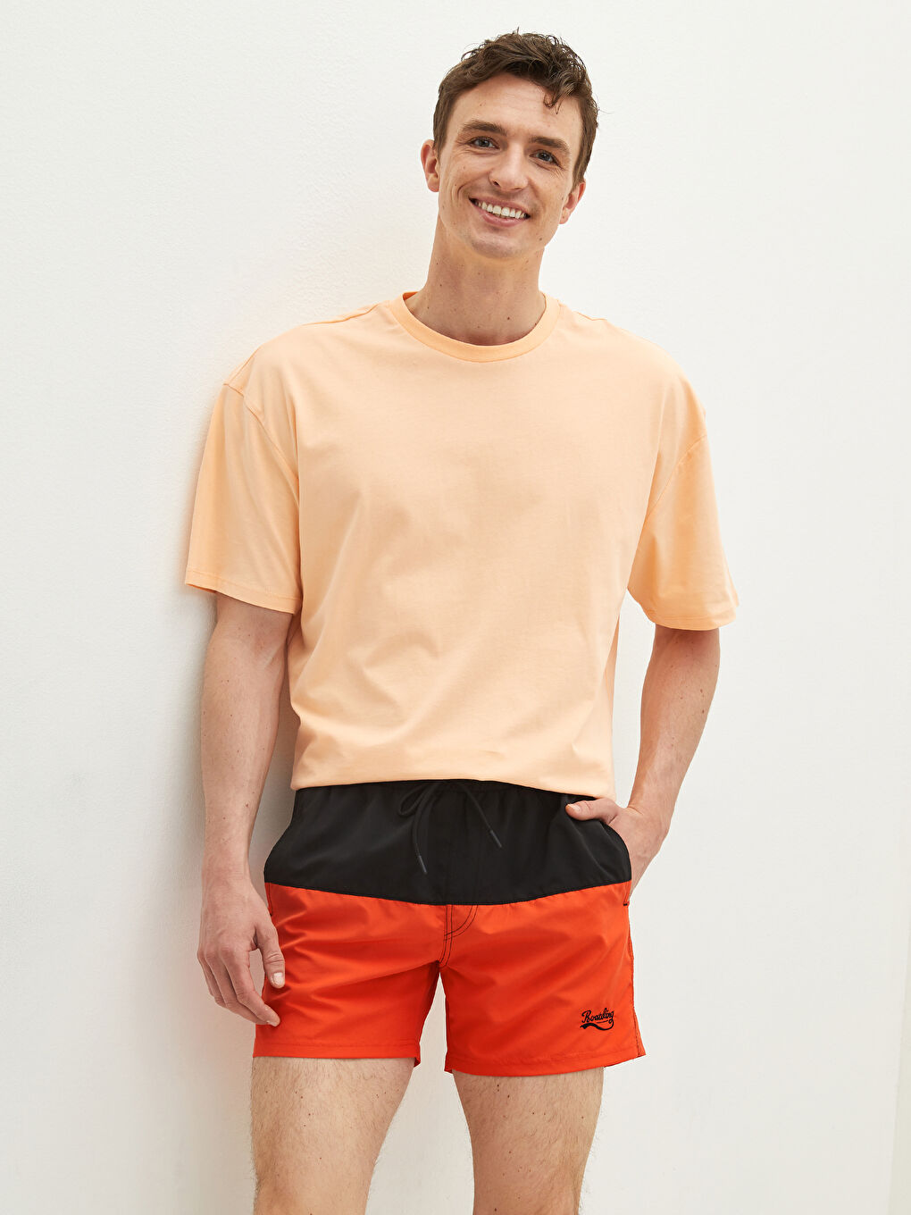 Siyah Kısa Boy Renk Bloklu Erkek Deniz Şortu