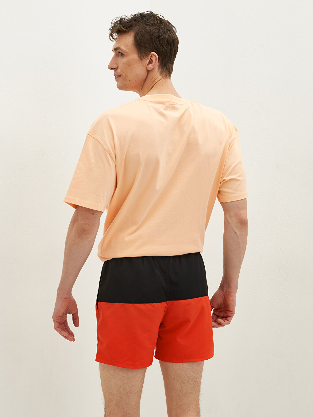 Siyah Kısa Boy Renk Bloklu Erkek Deniz Şortu-3