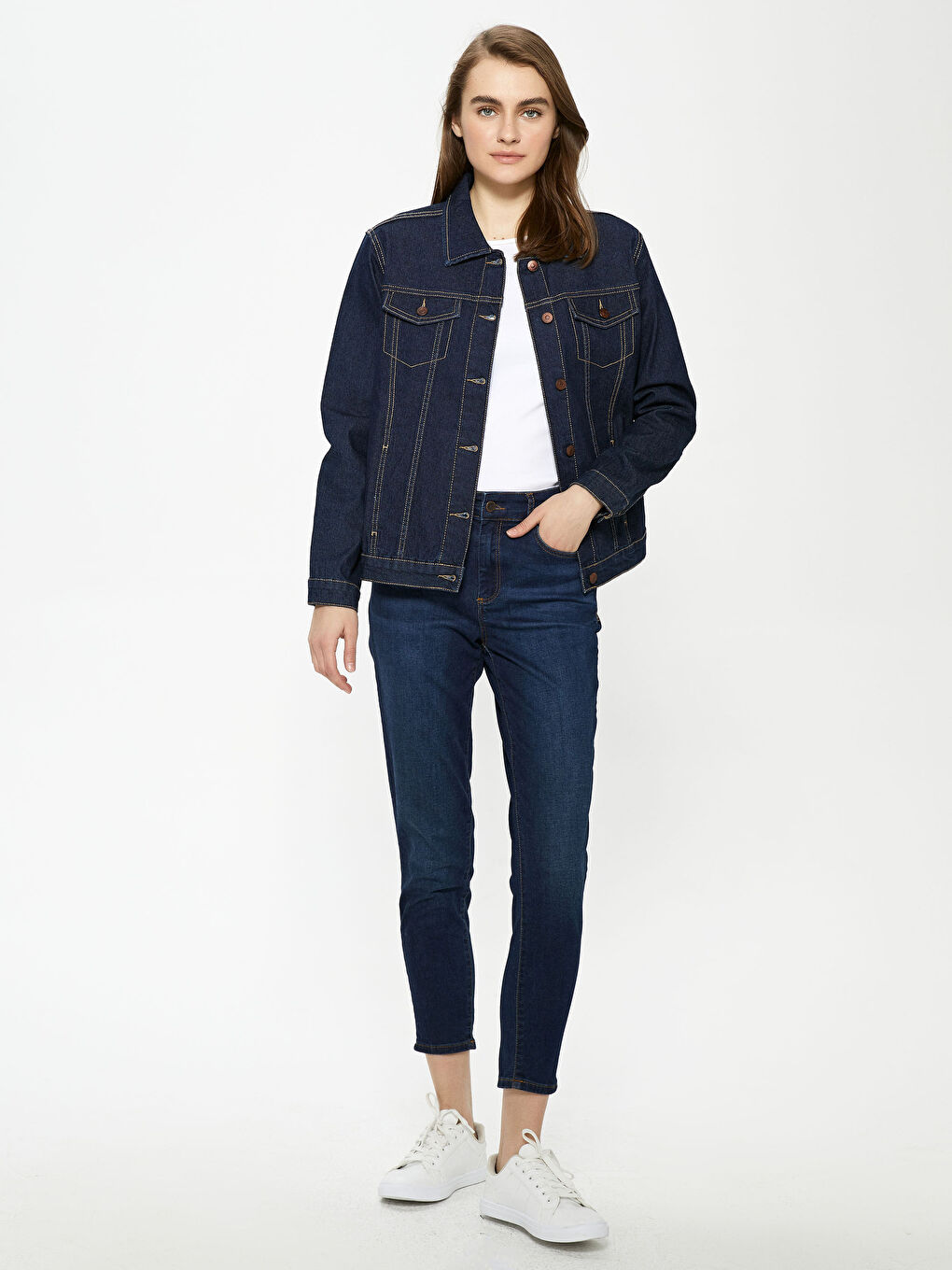 جاكيت جينز كم طويل بتفاصيل جيوب للسيدات-2