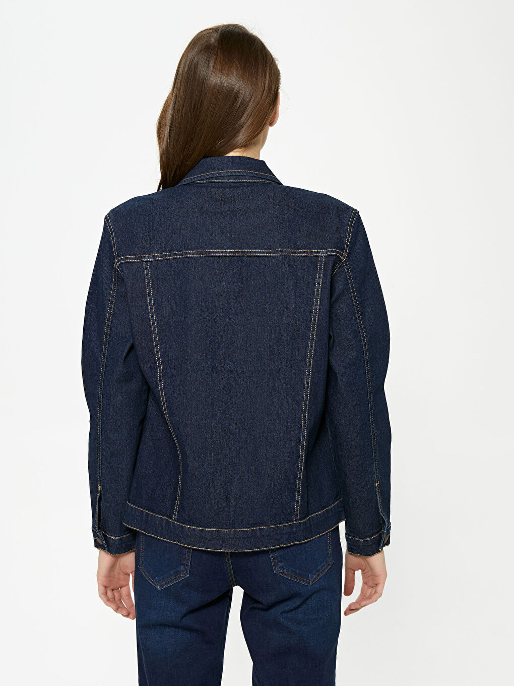 جاكيت جينز كم طويل بتفاصيل جيوب للسيدات-4