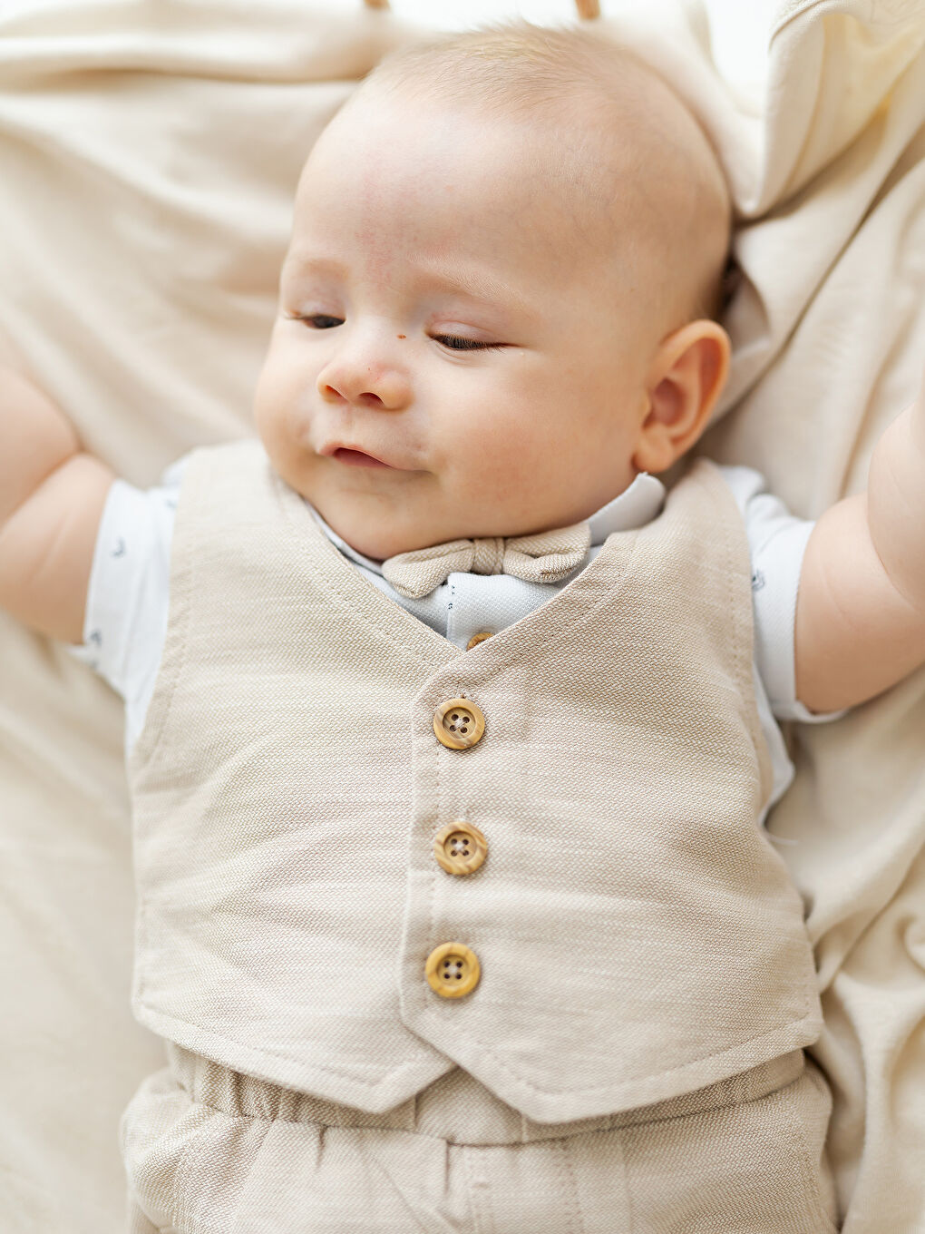 قميجة ب كول كم قصير قطن بيبي دري بالضغطات بودي و شورط مجموعة من جوج طروفة-1