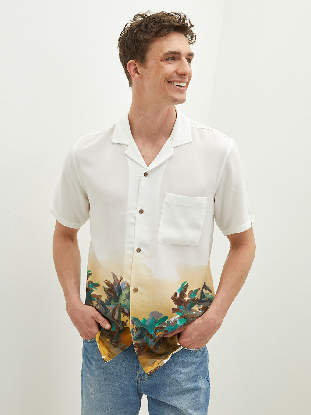 Standard Pattern Resort Collar Short Sleeve Patterned Viscose Men's Shirt-1