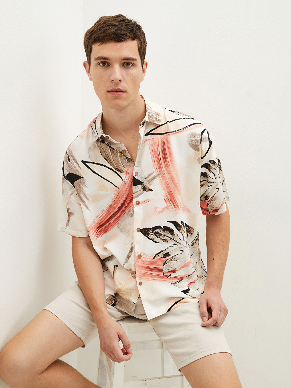 Gri Oversize Resort Yaka Kısa Kollu Poplin Erkek Gömlek-1