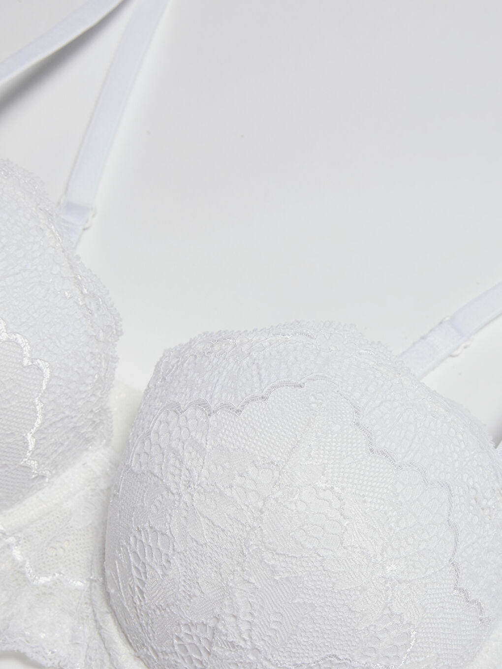 Underwire Lace Detail Non-Padded Fantasy Bra-1