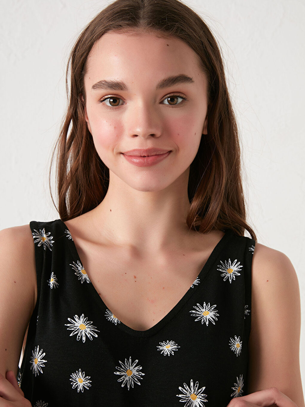 V Yaka Çiçek Baskılı Askılı Viskon Kadın Pijama Takımı-3