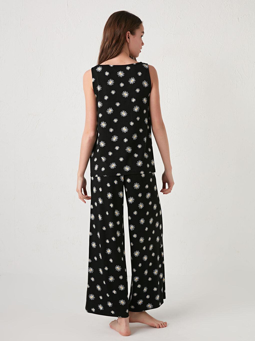 V Yaka Çiçek Baskılı Askılı Viskon Kadın Pijama Takımı-4