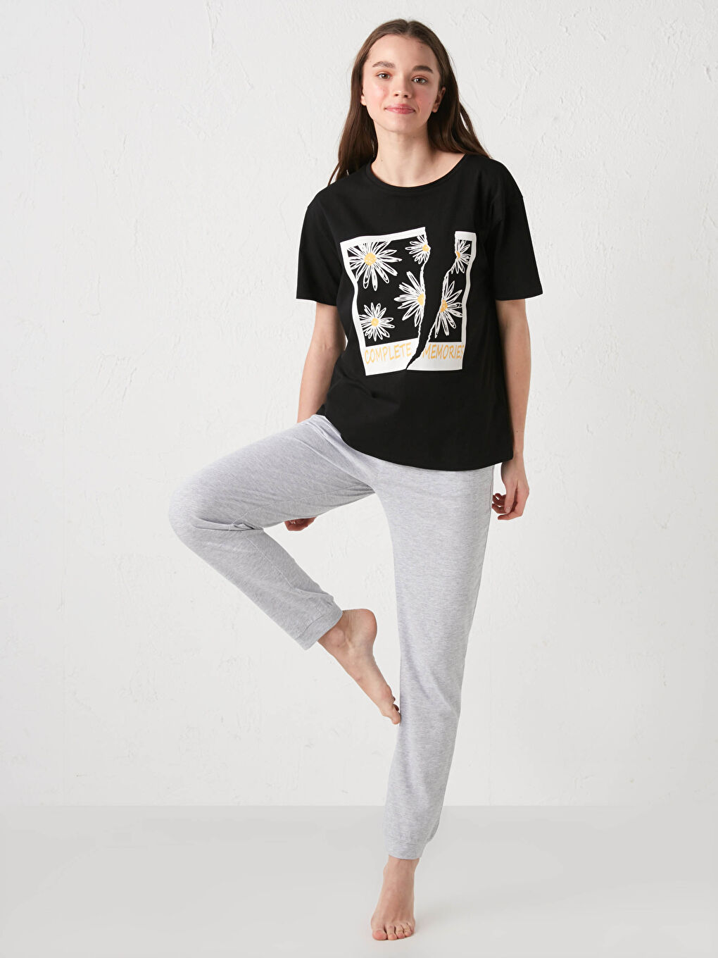 Gri Bisiklet Yaka Baskılı Kısa Kollu Kadın Pijama Takımı-6