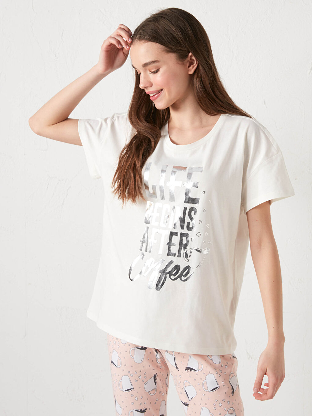 طقم بيجامة ياقة دائرية كم قصير مطبوع قطن للسيدات-1