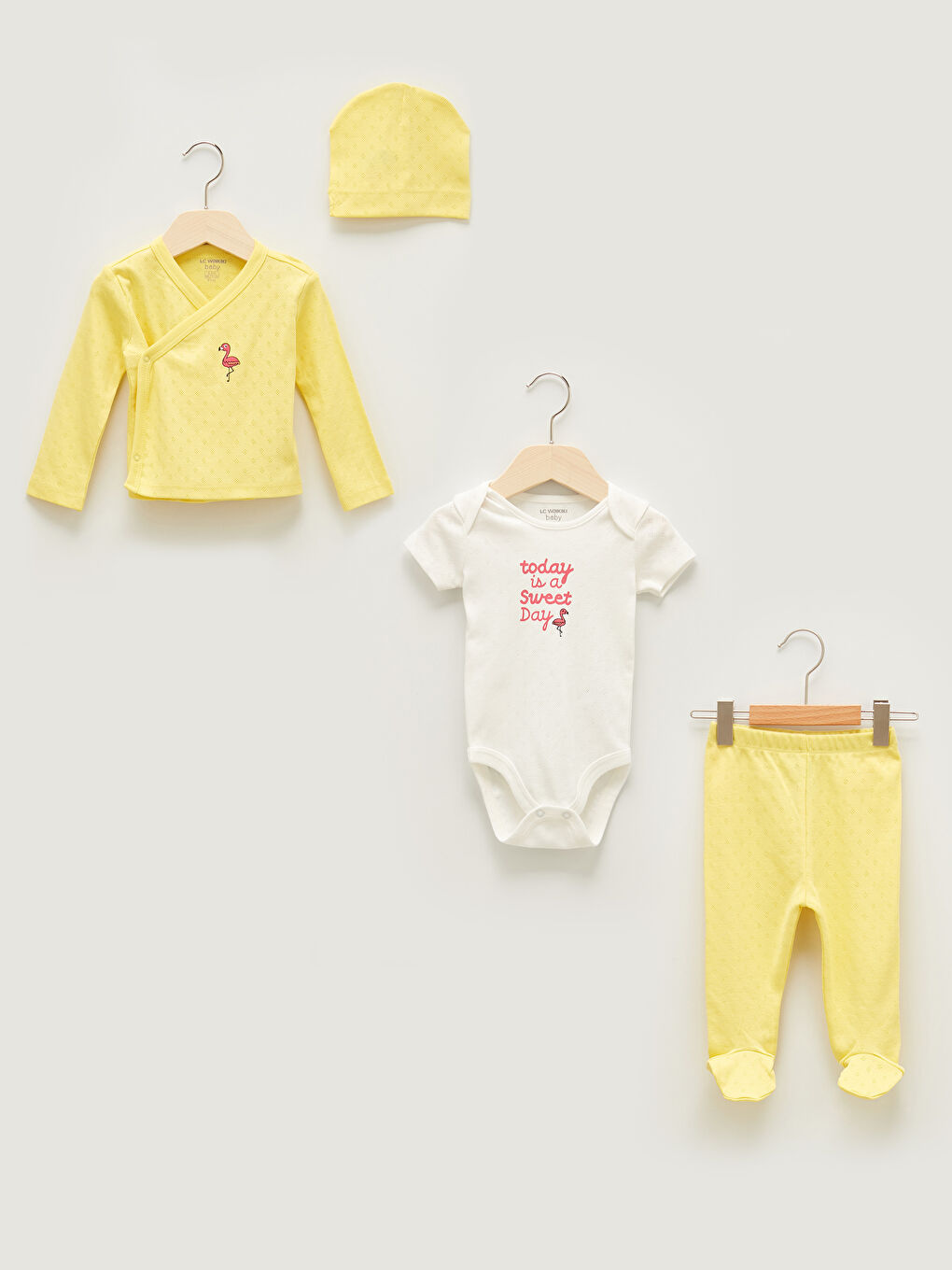 LCW baby Baby Girls' Hospital Discharge Set (0-12 Months with Footies, 12 Months+ without Footies) -S19979Z1-P6W