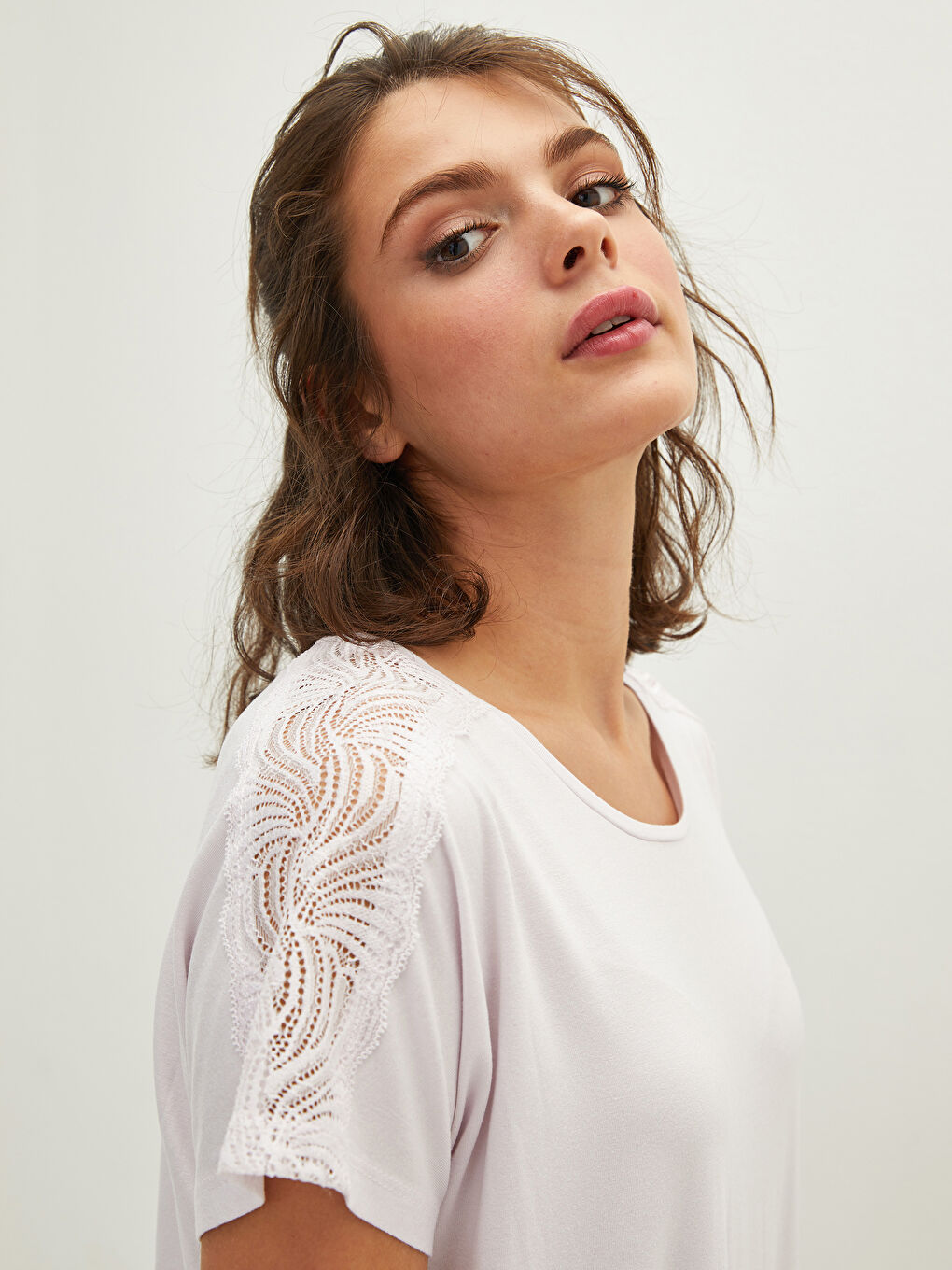 Lila Bisiklet Yaka Dantel Detaylı Kısa Kollu Viskon Kadın Pijama Takımı-1