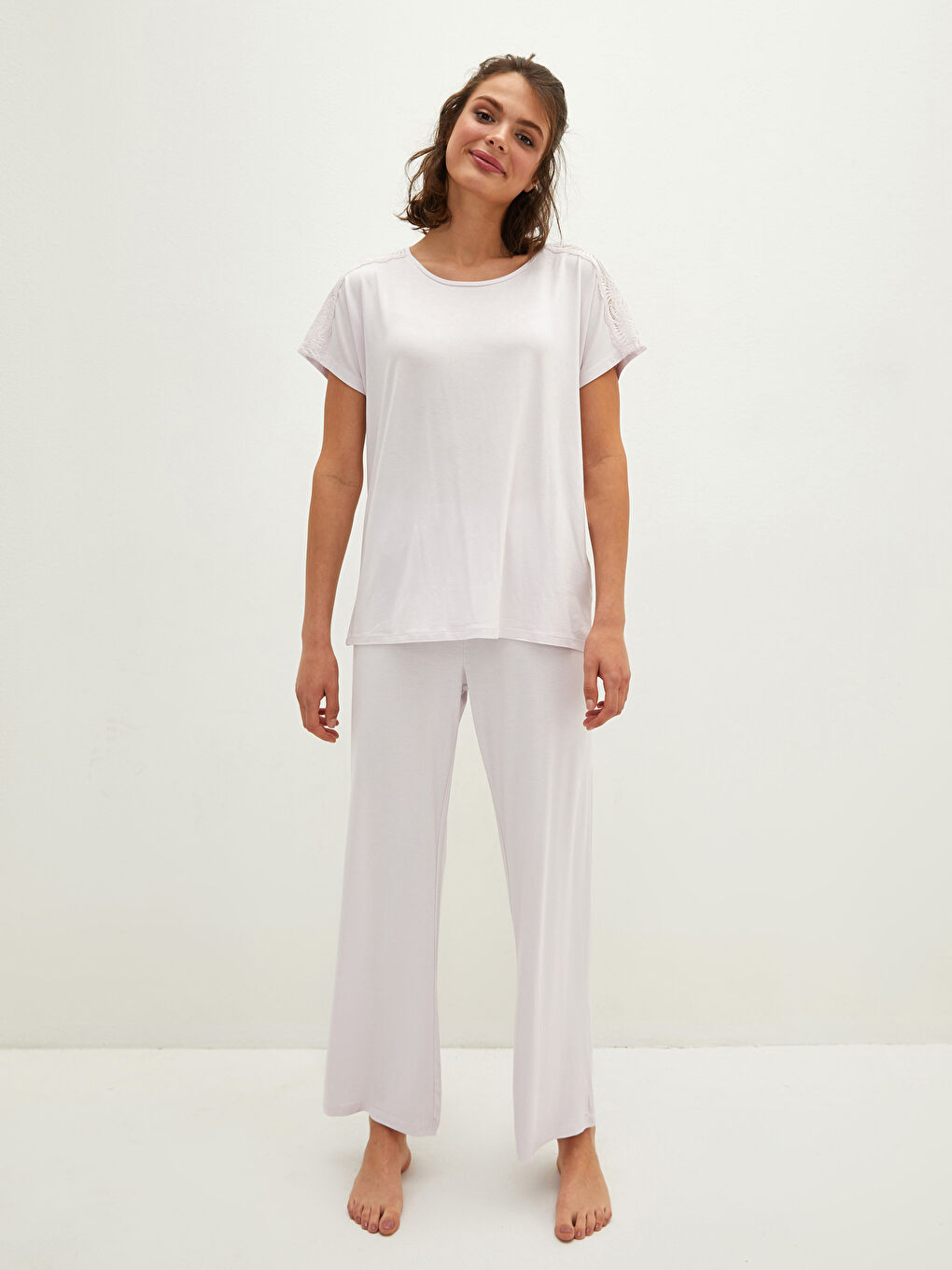 Lila Bisiklet Yaka Dantel Detaylı Kısa Kollu Viskon Kadın Pijama Takımı-3