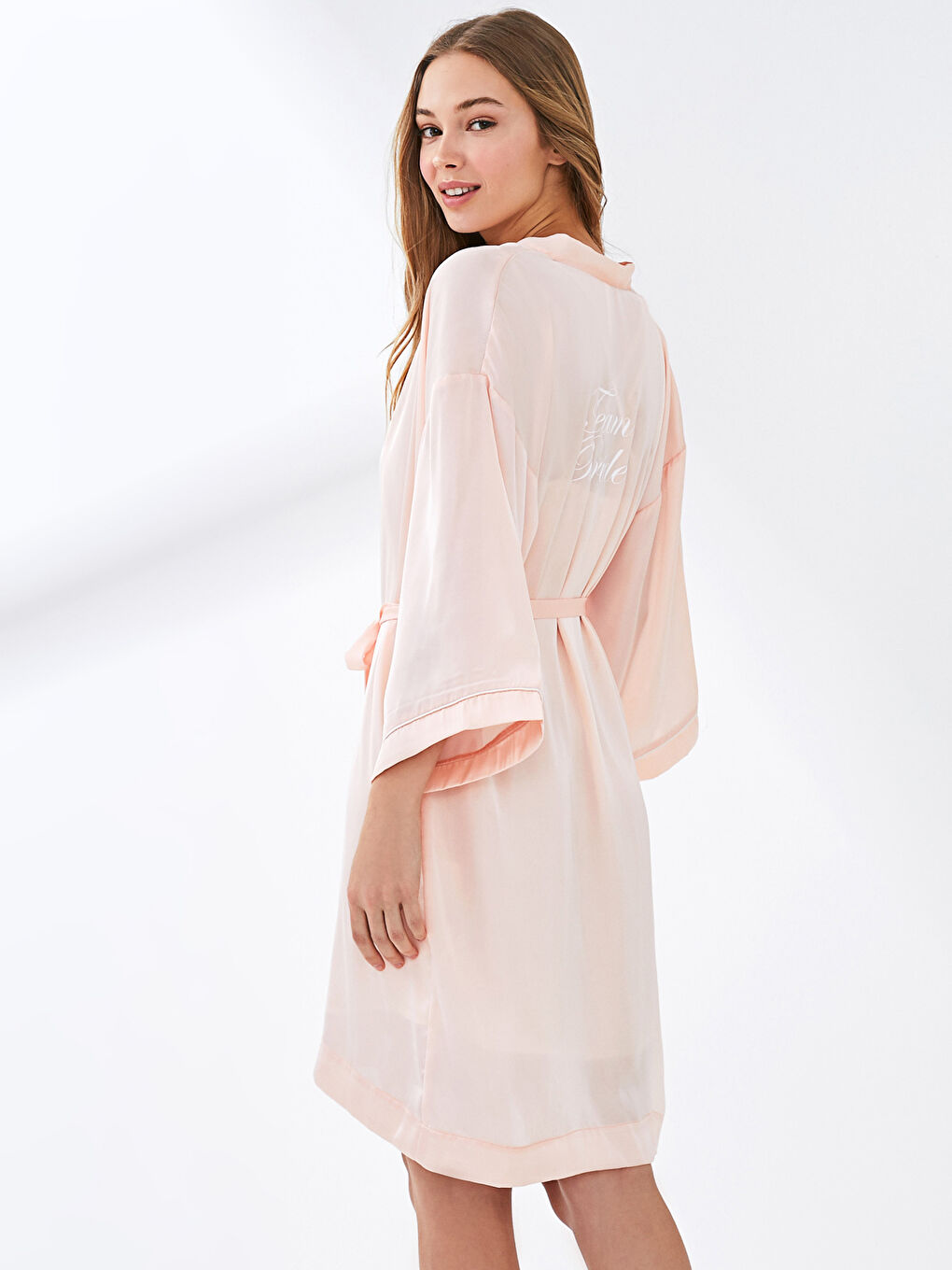 Pembe Kruvaze Yaka Baskılı Beli Bağlama Detaylı Saten Kadın Bride Sabahlık-11