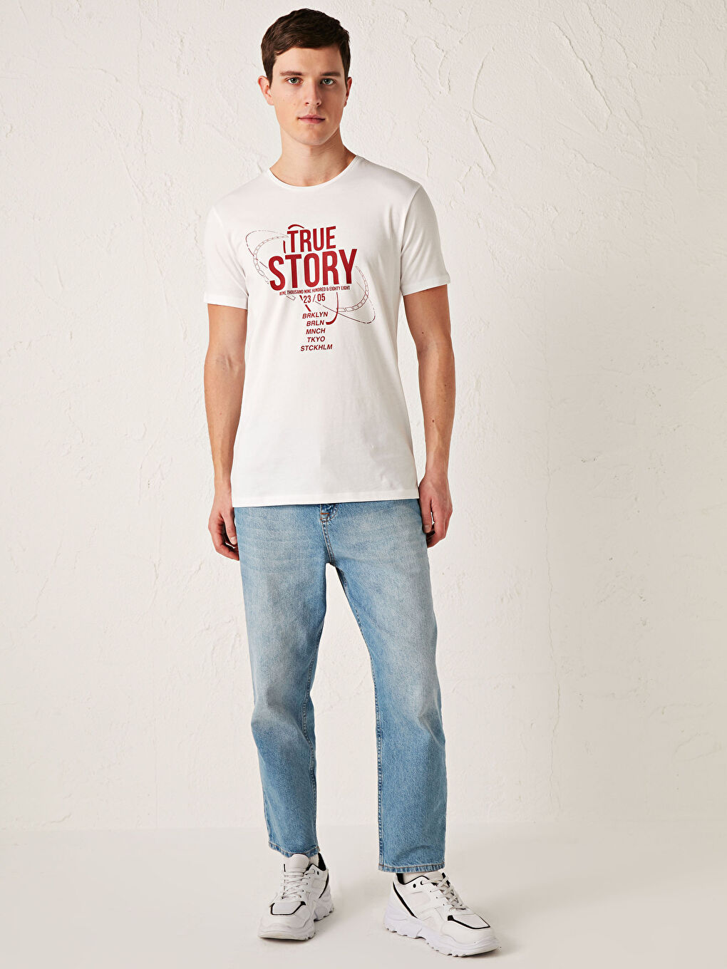 Beyaz Bisiklet Yaka Baskılı Penye Tişört-2