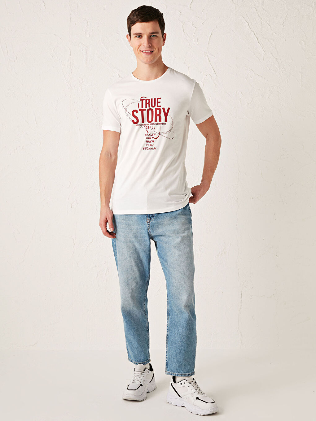 Beyaz Bisiklet Yaka Baskılı Penye Tişört-3