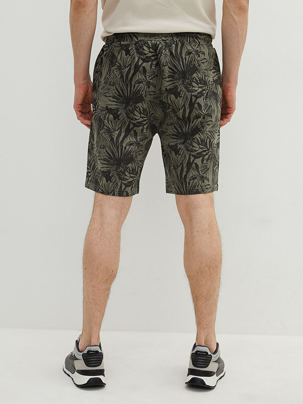 Haki Standart Kalıp Desenli Erkek Şort-4