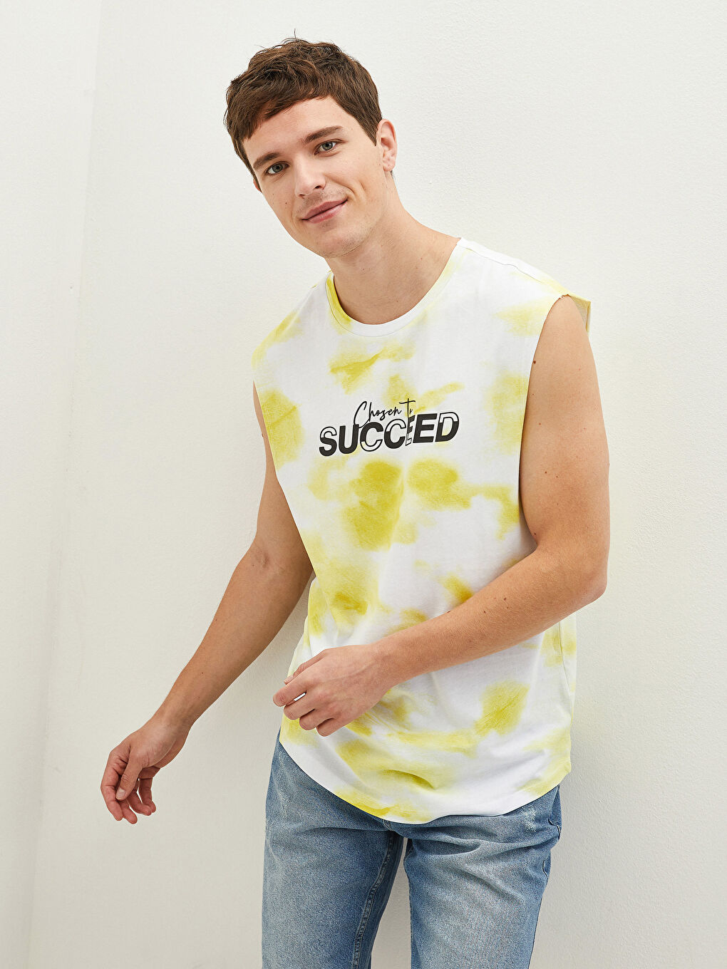 تيشيرت بدون أكمام مطبوع قطن ياقة دائرية للرجال-1