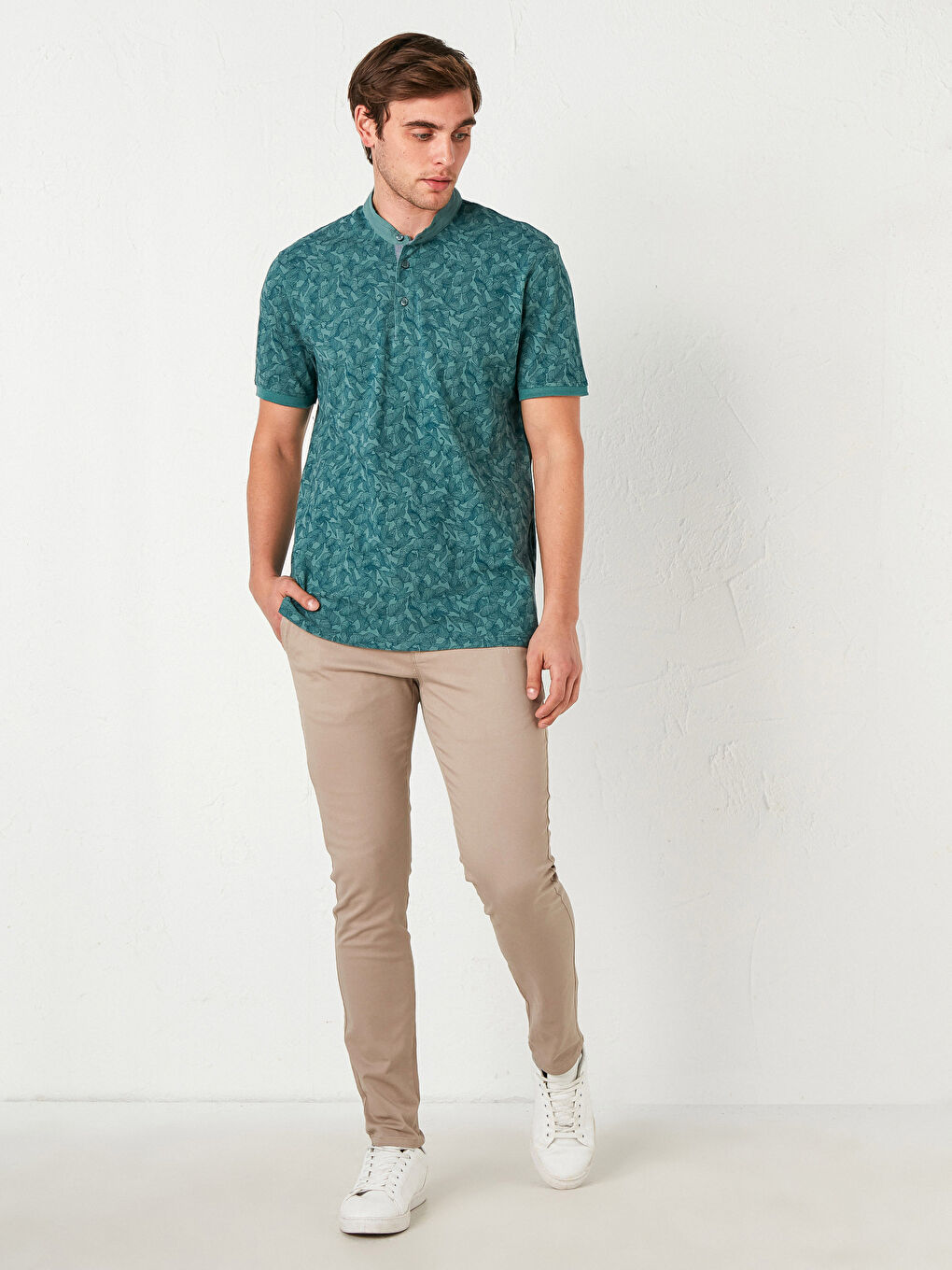 Yeşil Desenli Hakim Yaka Kısa Kollu Pamuklu Tişört-3