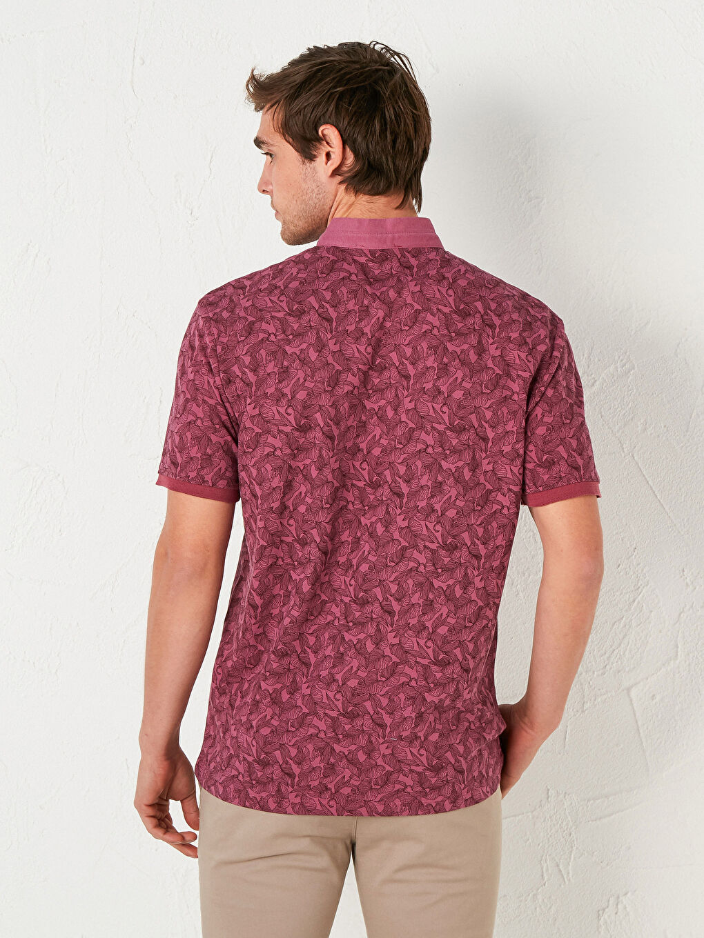 Mürdüm Desenli Hakim Yaka Kısa Kollu Pamuklu Tişört-3