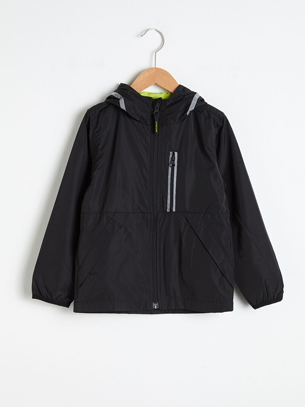 Siyah Erkek Çocuk Kapüşonlu İnce Mont