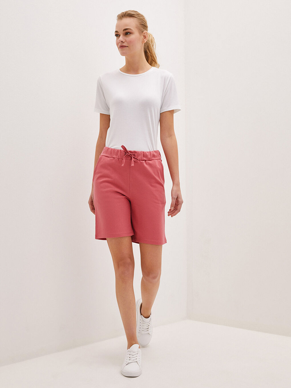 Pembe Beli Lastikli Cep Detaylı Pike Kumaş Kadın Şort-7
