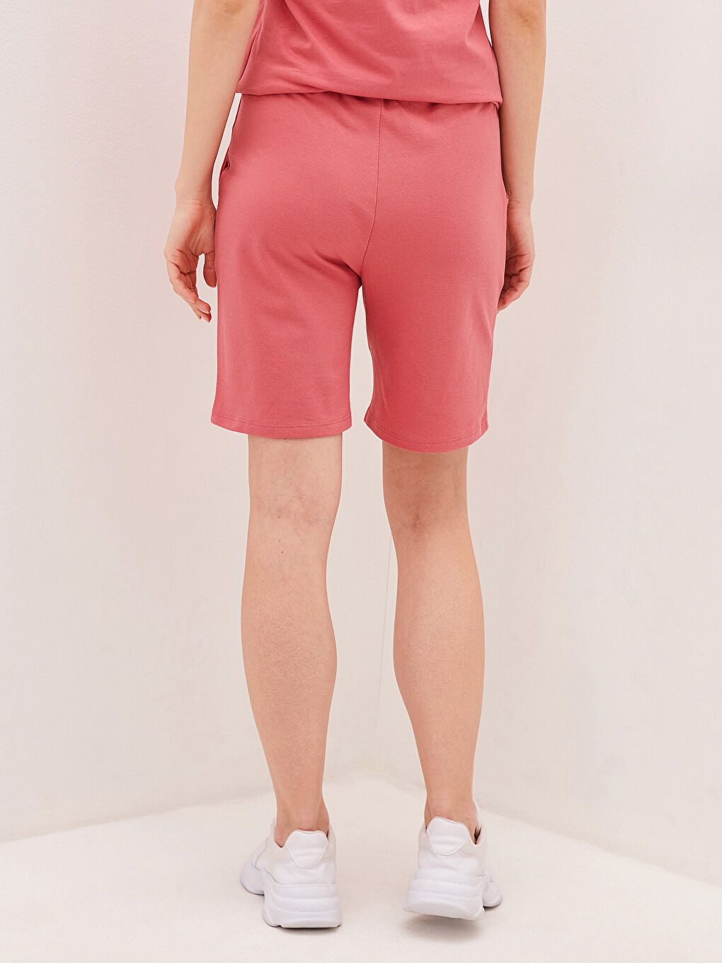 Pembe Beli Lastikli Cep Detaylı Pike Kumaş Kadın Şort-4