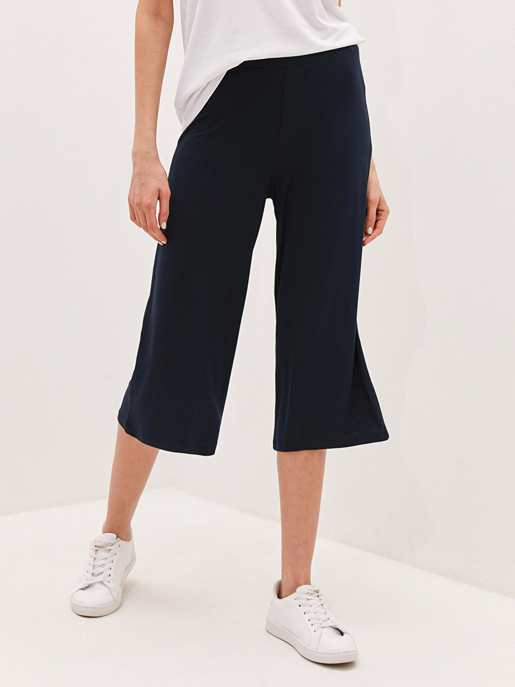 Lacivert Kadın Beli Lastikli Düz Kapri-1