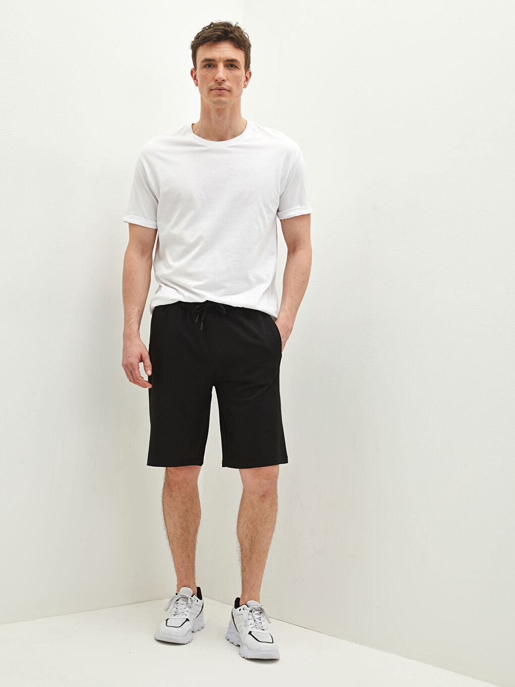 Siyah Standart Kalıp Erkek Spor Şort-2