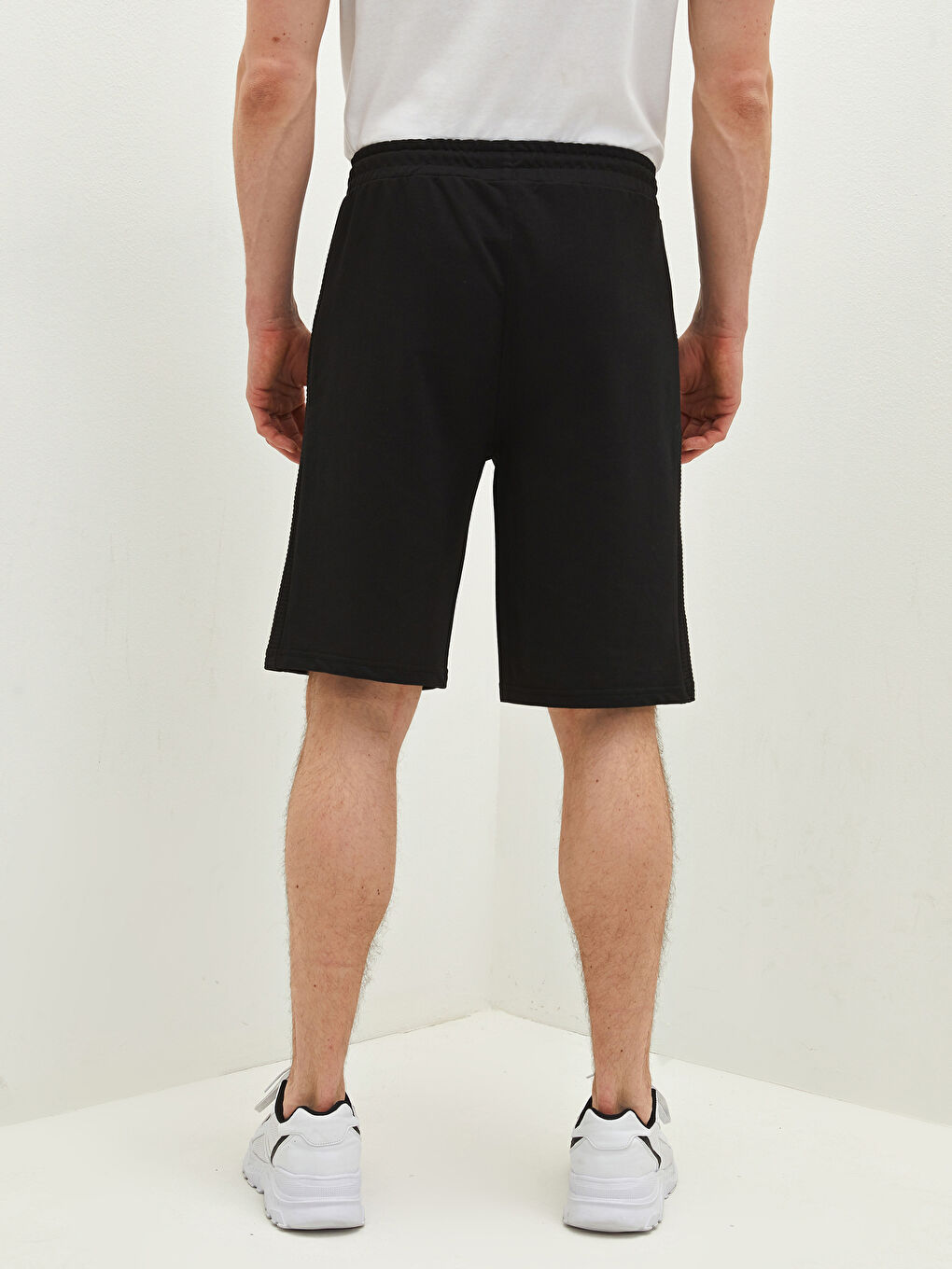 Siyah Standart Kalıp Erkek Spor Şort-4