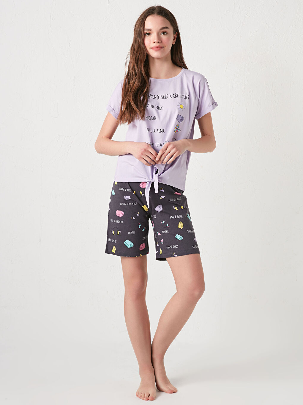 طقم بيجامة قطنية قصيرة مطبوعة بياقة مستديرة وأكمام قصيرة-3