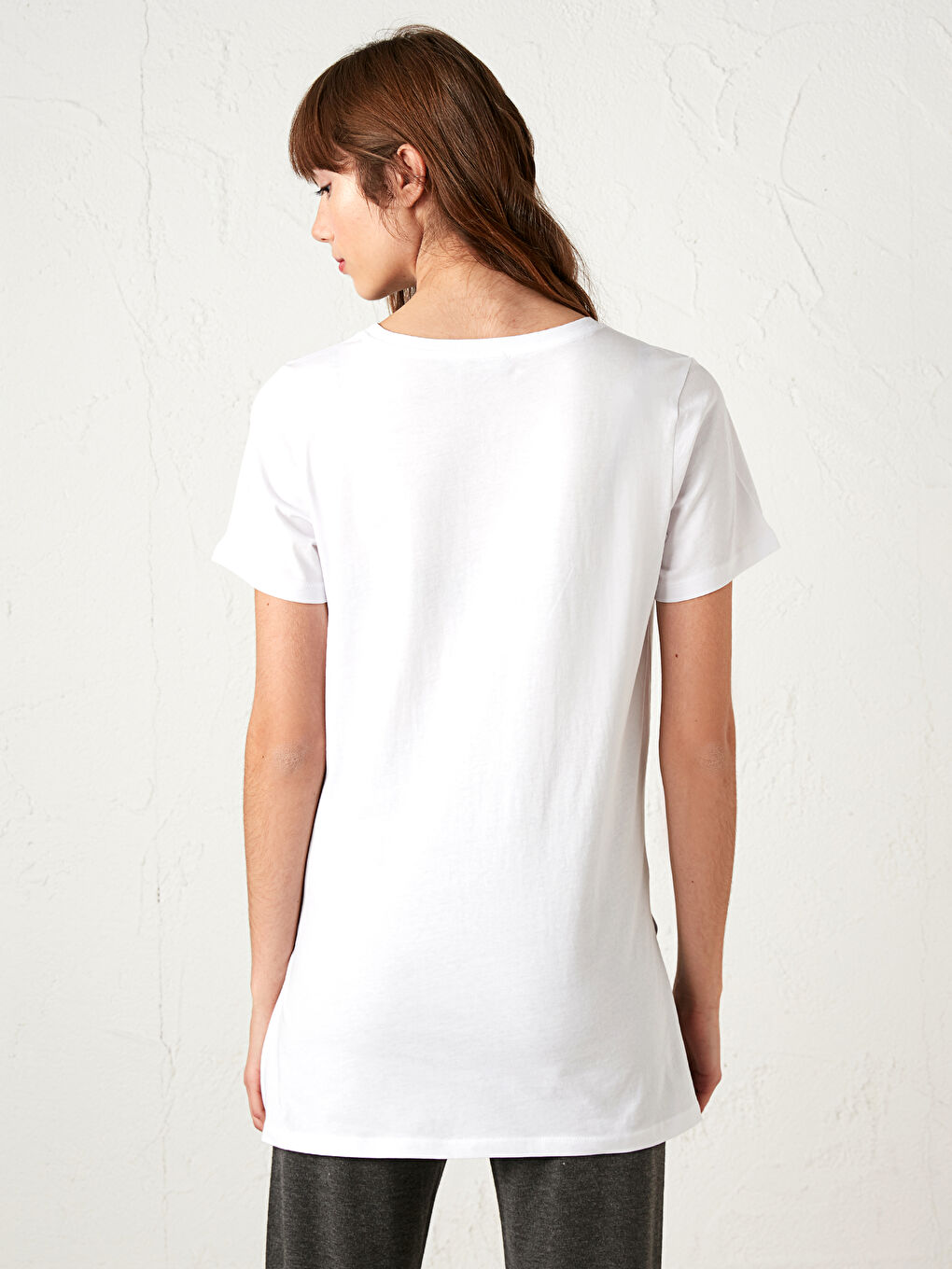 LCWAIKIKI Maternity T-Shirt für Schwangere aus Baumwolle mit V-Ausschnitt -S1AI84Z8-E5X