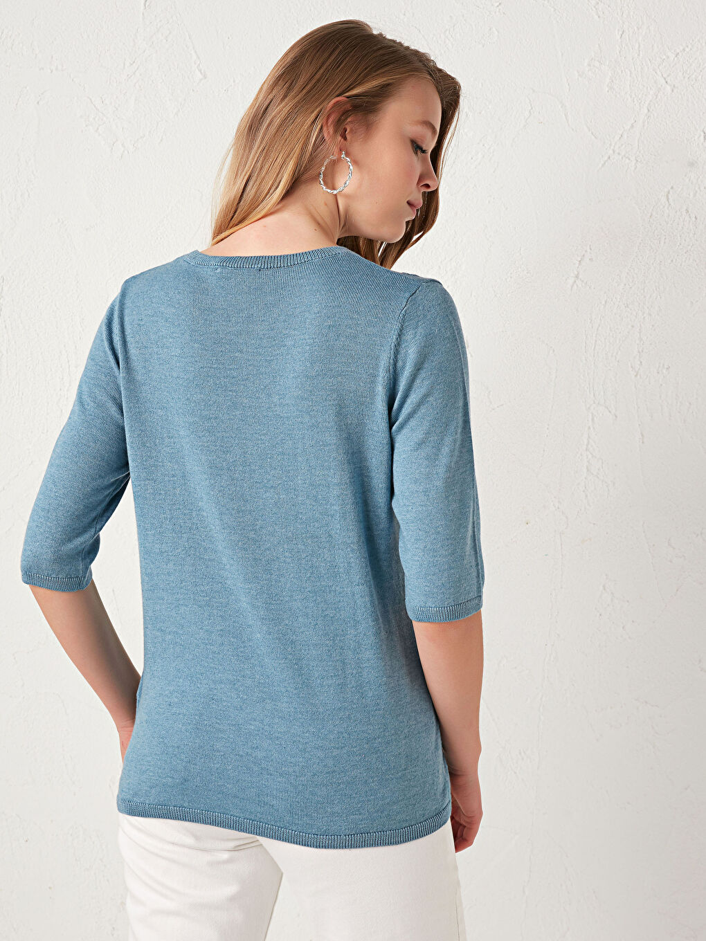 كنزة صوفية تريكو بنمط زهري برقبة دائرية-4