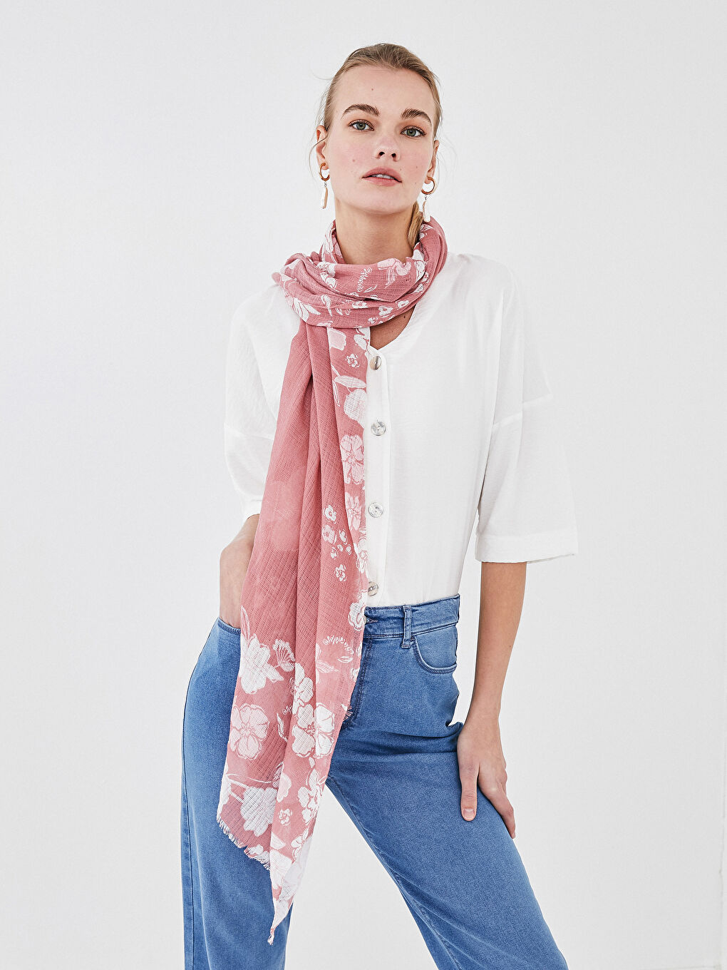 Pembe Çiçek Desenli Şal-1