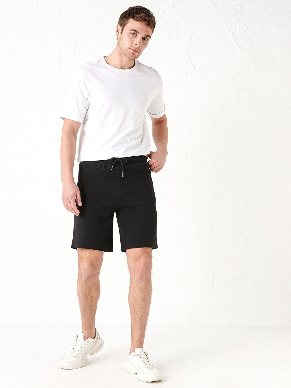Slim Fit Elastic Waist Men's Shorts