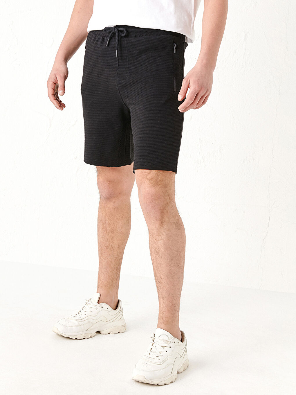 Slim Fit Elastic Waist Men's Shorts-2