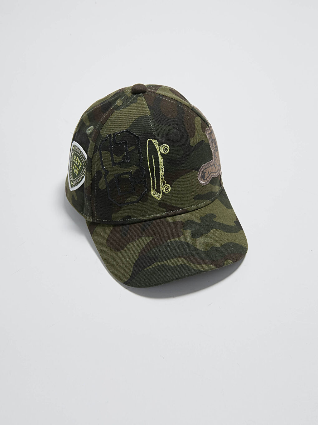 قبعة أولاد بطبعة ملصق بنمط التمويه-3