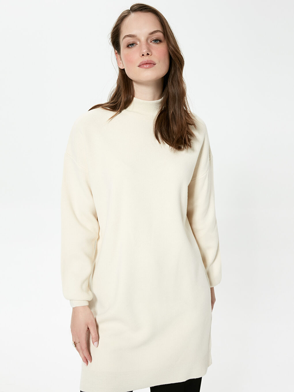 Bej Yarım Balıkçı Yaka Oversize Triko Tunik-2