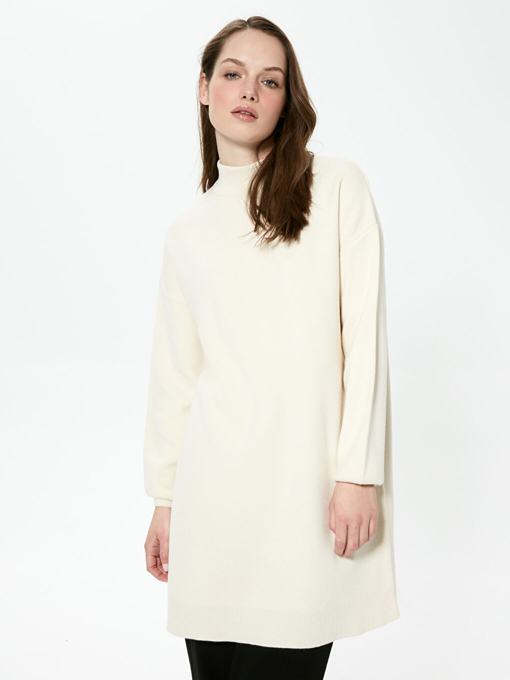 Bej Yarım Balıkçı Yaka Oversize Triko Tunik