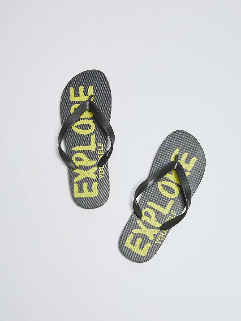 Siyah Baskılı Parmak Arası Erkek Plaj Terliği-4